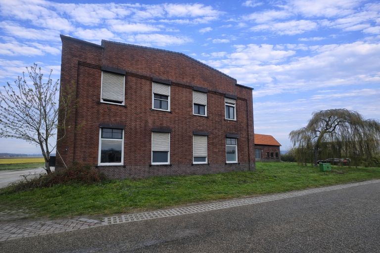 08